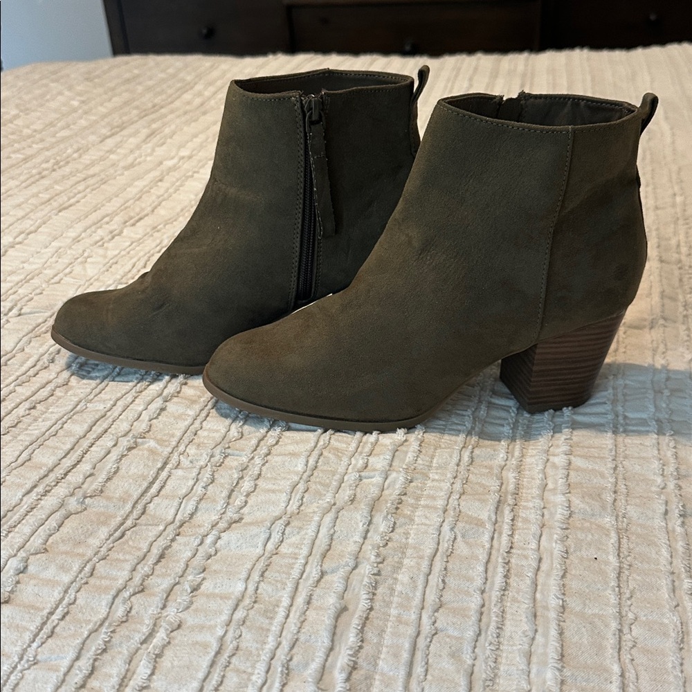 Old Navy Olive Green Booties - Picture 3 of 6